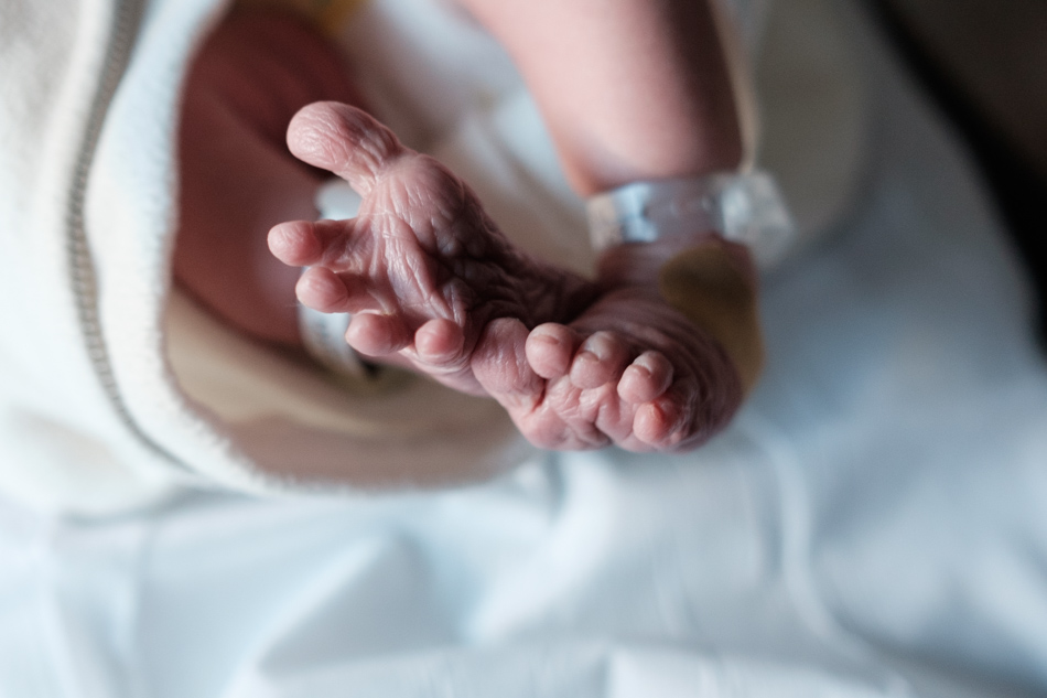 michigan newborn photographer hospital saginaw - evan-016